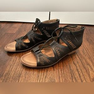 Comfortiva Riley Black Sandals